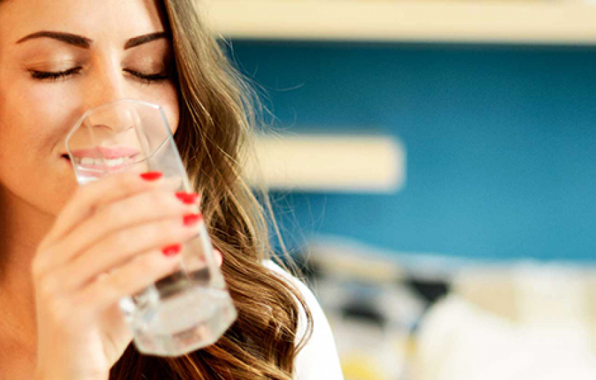 9 دلیل بسیار مهم برای نوشیدن آب 